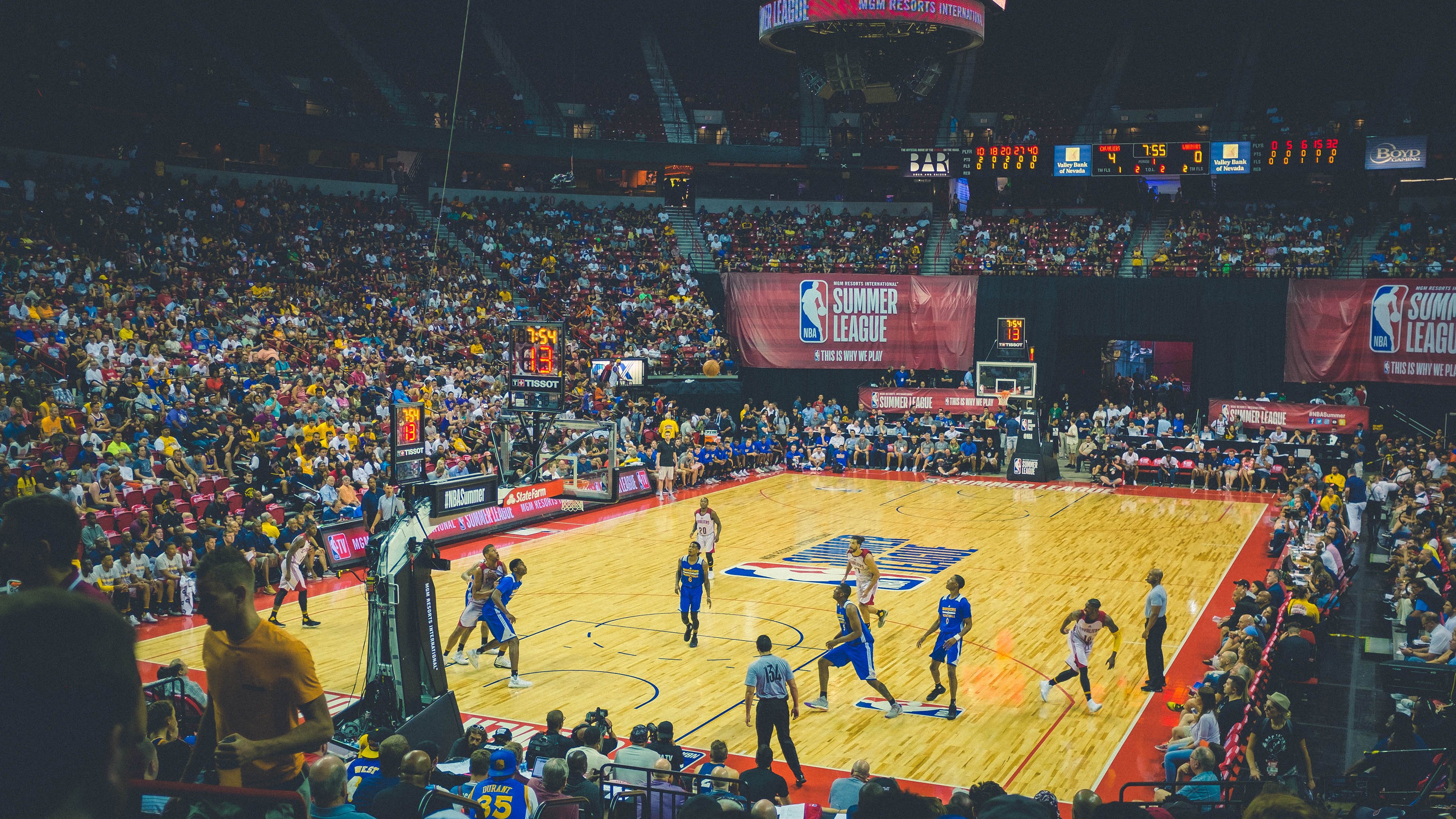 篮球运动员训练监控数据可视化平台设计，篮球运动员训练视频